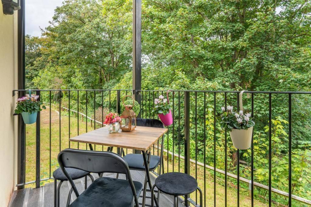 Forest View Apartment- Private Balcony Σαουθάμπτον Εξωτερικό φωτογραφία